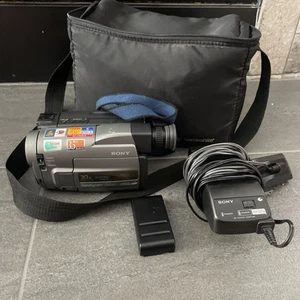 Sony Handycam CCD-TRV52 8mm Analog Camcorder Bundle *READ - Picture 1 of 12