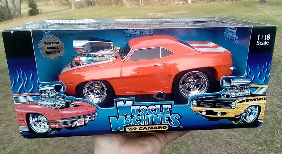 Vintage 1969 Camaro Muscle Machines Street Rod  1/18 Diecast Toy Car - Image 1 of 4