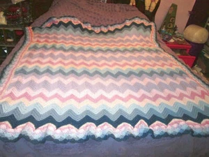 Vtg Hand Crochet Knitted Afghan Blanket Couch Throw Lap Colorful Chevron Zig Zag - Picture 1 of 7