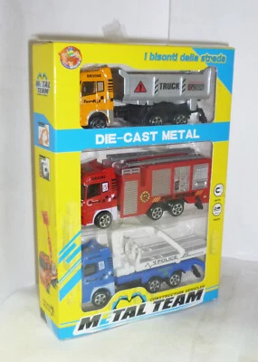 I BISONTI DELLA STRADA - 3 MODELLINI DI CAMION IN METALLO - DIE-CAST - NUOVI - Immagine 1 di 3