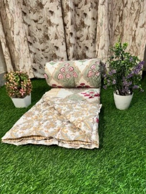 Edredón indio de algodón suave ropa de cama Razai cubierta de cama estampado a mano invierno cálido Foto 1 de 4