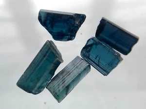 Natural Tourmaline Crystals Rough Gemstone 21.5 Carats Dark Blue Colors - Picture 1 of 3