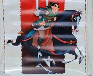 Adesivo VINTAGE-MULAN 1998 autentico Disney Studio stampa pagina finestra *RARO - Foto 1 di 2
