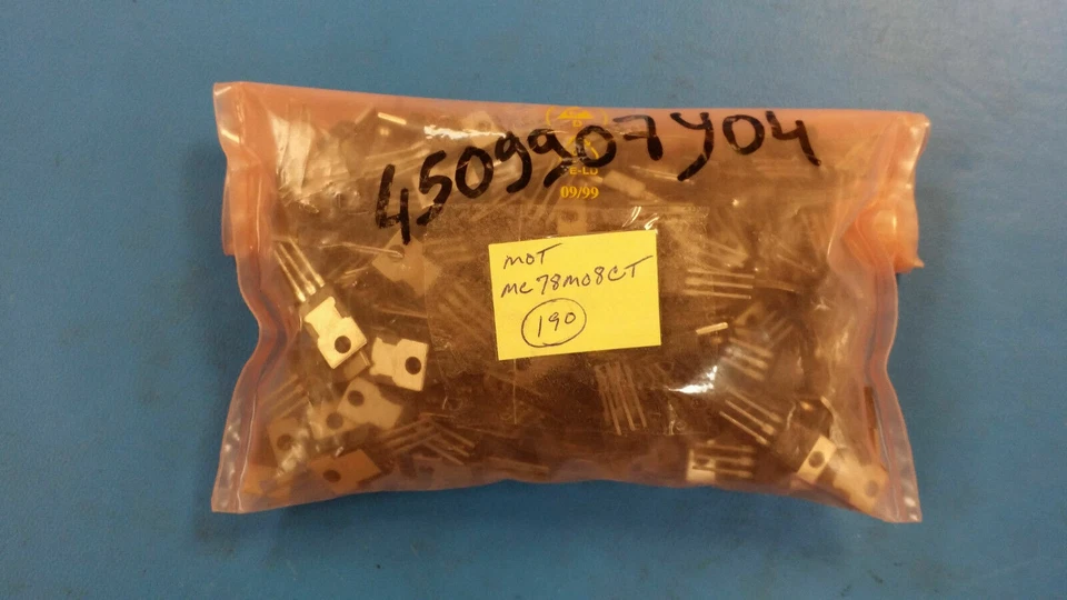 (10) MC78M08CT Switching Regulators 0.5A/8V Positive Voltage Regulator TO-220 - Image 1 of 1