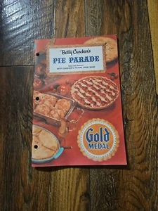 Betty Crockers Pie Parade Gold Medal Flour Advertisement Vintage Cookbook 1957 - Picture 1 of 1