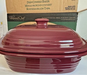 Pampered Chef New IN BOX Traditions Deep Covered Baker 3.1 Qt Cranberry 1321 USA - Picture 1 of 4