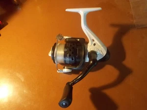 LEWS American Hero Speed Spin Spinnrolle DAH300 sehr gepflegt 11/25 - Bild 1 von 7