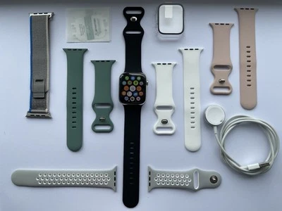 Apple Watch Hermes Series 4 44mm Stainless Steel (Gps + Cellular) with 6 Bands - Image 1 of 4