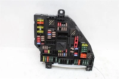 FUSE BOX 528i 535i 535i Gt 550i 550i Gt 640I 650i 740i 740il 750i 12-16 1072466 - Image 1 of 4