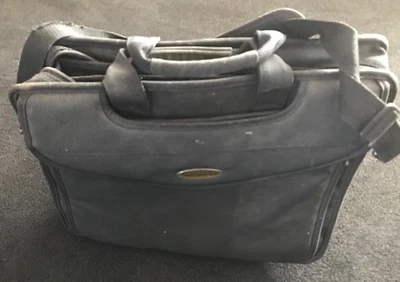 Maletín para portátil Mobile Edge 15" Select de nailon Foto 1 de 4