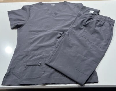 Heal & Wear Scrub Set Gray Medium Lightweight Straight Leg Fitted Top - Image 1 of 3
