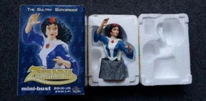 ZATANNA Mini-Bust/  DC Direct / 2004 / Mint In Box - Picture 1 of 10