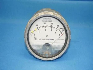 Differential Pressure Gauge 200 kPa - Picture 1 of 4