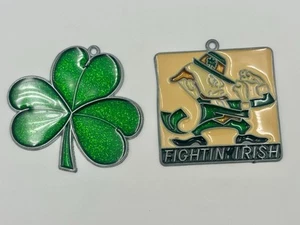 Atrapasoles vintage Notre Dame lucha irlandesa y trébol de 3 hojas - Imagen 1 de 9