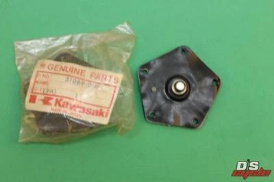 NOS KAWASAKI H1 H2 KH500 PIEZA DE DIAFRAGMA PETCOCK # 51069-001 Foto 1 de 4