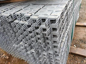 10x Drunterleiste Distanzhalter Abstandshalter 40mm für Baustahlmatten Fundament - Bild 1 von 12