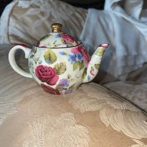 MINIATURE TEAPOT Pink Floral With Gold Trim Pre-Owned No Chips Or Cracks - Picture 1 of 1