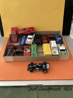 16x MAISTO WELLY RACCOLTA / Ferrari, VW Maggiolino ecc modelli di auto 1:64 / Cars Top - Immagine 1 di 2