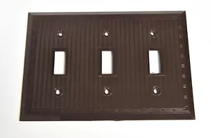 PIASTRA INTERRUTTORE COPERCHIO 3 MARRONI IN PLASTICA NOS VINTAGE BAKELITE - Foto 1 di 4