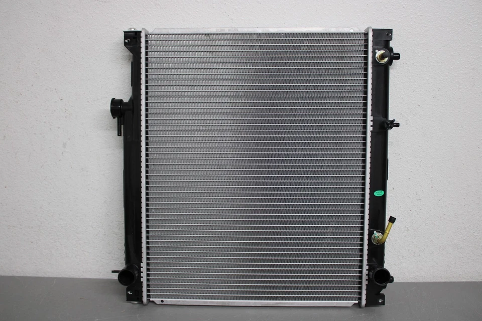 1996 1997 1998 SUZUKI SIDEKICK FRONT RADIATOR Foto 1 de 4