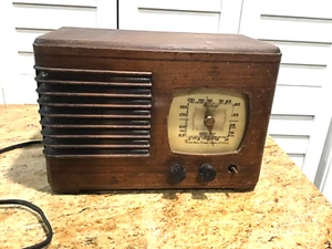 Radio a valvole Emerson 1939 modello BF-204 metà secolo armadio Ingraham con onda corta - Foto 1 di 6