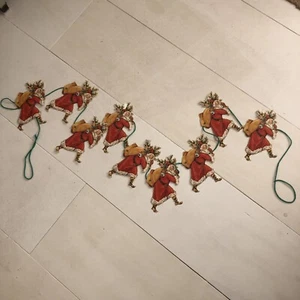 Vintage 1996 Past Times Father Christmas String Garland, Die Cut Made In England - Picture 1 of 11