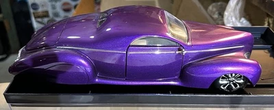 Hot Wheels 1937 Lincoln Zephyr 1:18 roxo 1:18 fundido - Imagem 1 de 3