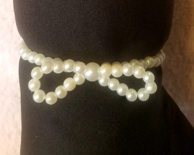 Delicada Pulsera Arco Perla Vacaciones Clásica Preppy Vaquera Oficina Elastizada Cómoda Foto 1 de 3