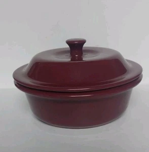 Pampered Chef 1143 Stoneware 6 cup 1.5 L Round Cranberry Covered Casserole Baker - Picture 1 of 7
