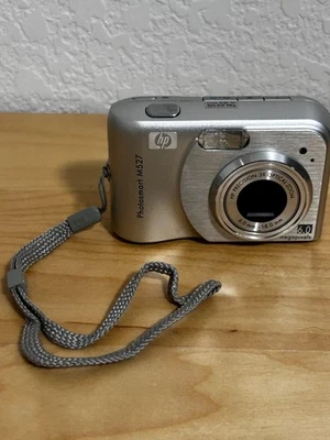 Cámara digital HP Photosmart con estuche Foto 1 de 4