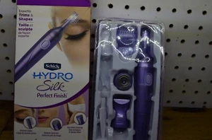 Schick Hydro Silk Perfect Finish Trimmer, 8-in-1 Grooming Kit for Women - Picture 1 of 4