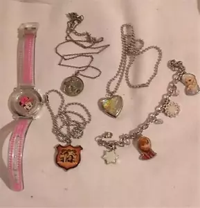 5 Disney Schmuckstücke RAR Tinkerbell holografisches Medaillon Minnie Mouse Uhr + - Bild 1 von 6