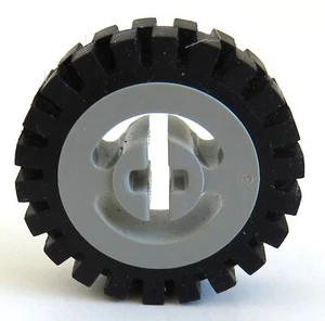 LEGO Technic-Reifen/Tire 24 mm D. x 8 mm mit Felge (2 Stück), hellgrau # 3482c01 - Bild 1 von 2