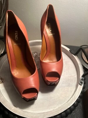 Zapatos de salón Fendi Auténticos Peep Toe Coral Rosa Learher talla 37 Foto 1 de 4