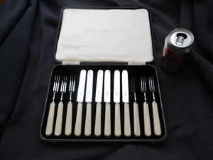 Vintage Waring & Gillow Boxed Set of Pastry Knives & Forks - Picture 1 of 24