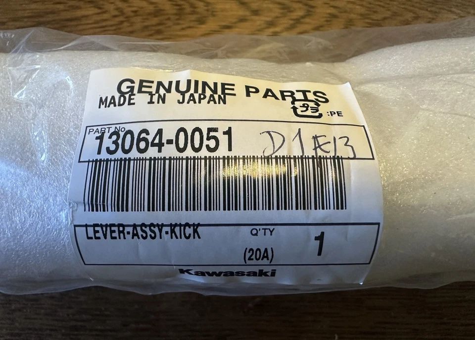 KAWASAKI 2007-2015 KAWASAKI KX450F KLX450R KICK START LEVER 13064-0051 GENUINE  - Image 1 of 1