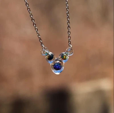 Colgante de vidrio embriagador con ópalo - Vidrio de borosilicato - Vidrio soplado a mano hecho a mano Foto 1 de 4