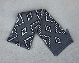 Pendleton Jacquard Black/Grey Lamb Wool Scarf 70x10 One Size NWT - Picture 1 of 5