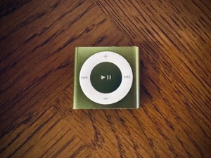 Apple iPod Shuffle 4th Gen 2GB (Green) - needs new battery - Picture 1 of 3