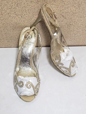 Sandalia PAPELL Para Mujer Talla 5,5, 6 VINILO DORADO Suela de Cuero Zapatos de Tacón Bomba Foto 1 de 4