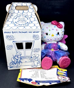 Build A Bear Sanrio Hello Kitty con puntos con caja de arco certificado de nacimiento y ropa 2013 de colección - Imagen 1 de 9