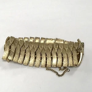 Vintage goldfarben klobig Halbmond Gliederarmband flach mit Sicherheit 6" - Bild 1 von 12