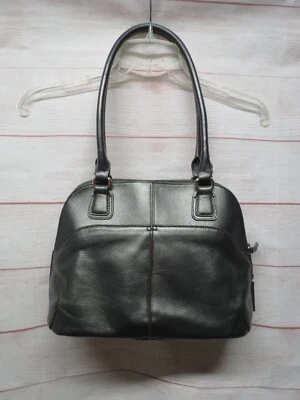 Bolso de hombro de cuero Tignanello monedero gris metálico plateado cierre de cremallera Foto 1 de 4