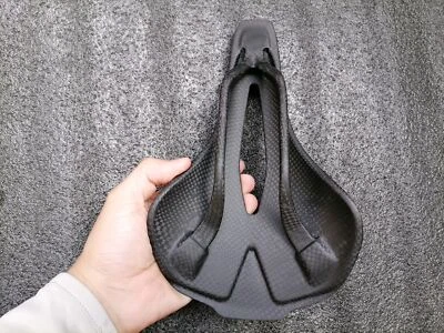 3K Carbon Bicycle Saddle Hollow MTB Road Bike Seat Cushion Oval Rail 7x9mm 110g - Image 1 of 4