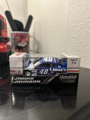 Литая модель Camaro L E Nascar 2018 Lowes Patriotic Джимми Джонсона No48 1:64 - Изображение 1 из 4