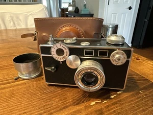 VINTAGE Argus C3 BRICK f/3.5 35mm FOTOCAMERA 50mm obiettivo custodia in pelle e cappuccio - funziona - Foto 1 di 19