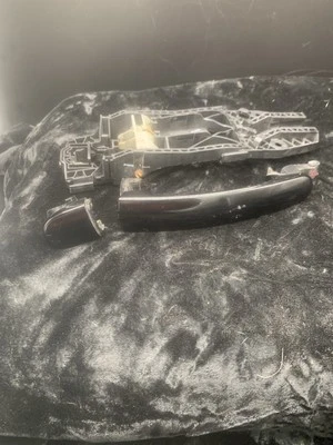 2011 -2018 VOLKSWAGEN JETTA ЛЕВАЯ РУЧКА ЗАДНЕЙ ДВЕРИ СО СТОРОНЫ ВОДИТЕЛЯ СЕДАН ЧЕРНЫЙ OEM - Изображение 1 из 4