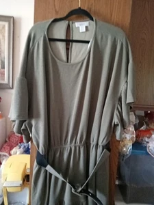 Abito City Chic Refinity taglia XXL, cintura, volant, non sicuro del colore - Foto 1 di 12