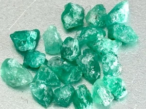 Genuine Colombian raw emeralds lot gemstone,muzo emeralds, 4.385 carats - Picture 1 of 10