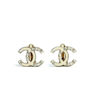 Chanel 2007 Boucles oreilles Clips CC Enamel diamonds pearls CC Clip on Earrings - Imagen 1 de 3